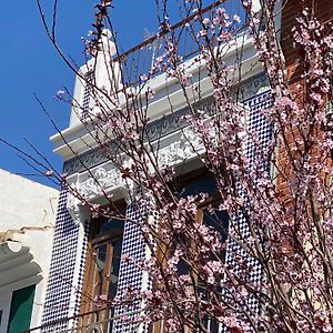 Artisan Haven: El Cabanyal Oasis